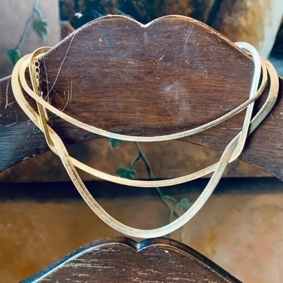 ✨💛 Gold Tone Three Tier Snake Chain ✨💛 - Picture 2 of 8